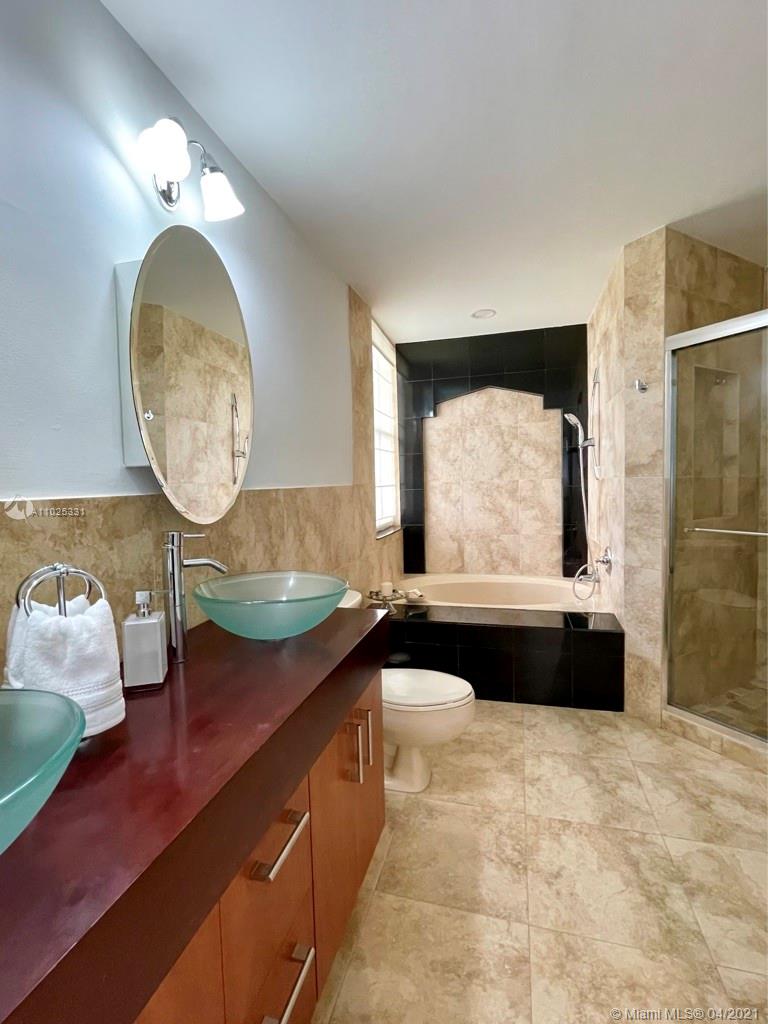 ENCINO AT GRAND PALMS #2 - Residential Lease