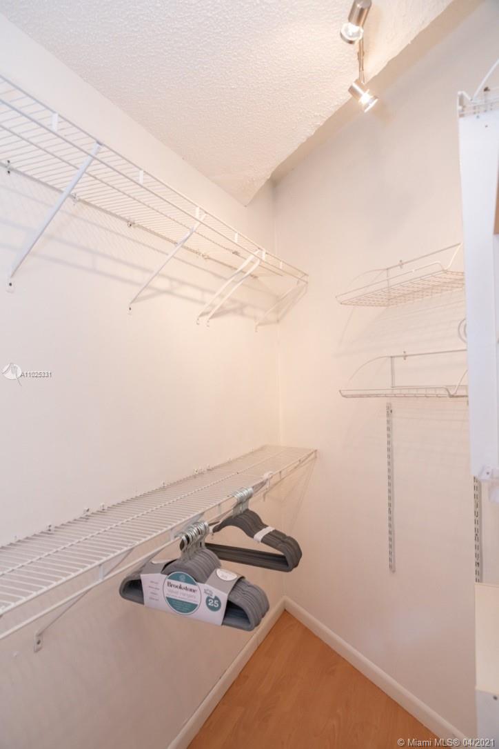 ENCINO AT GRAND PALMS #2 - Residential Lease