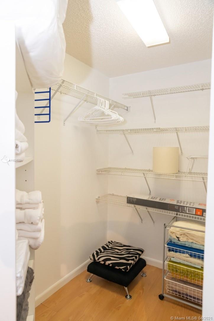 ENCINO AT GRAND PALMS #2 - Residential Lease