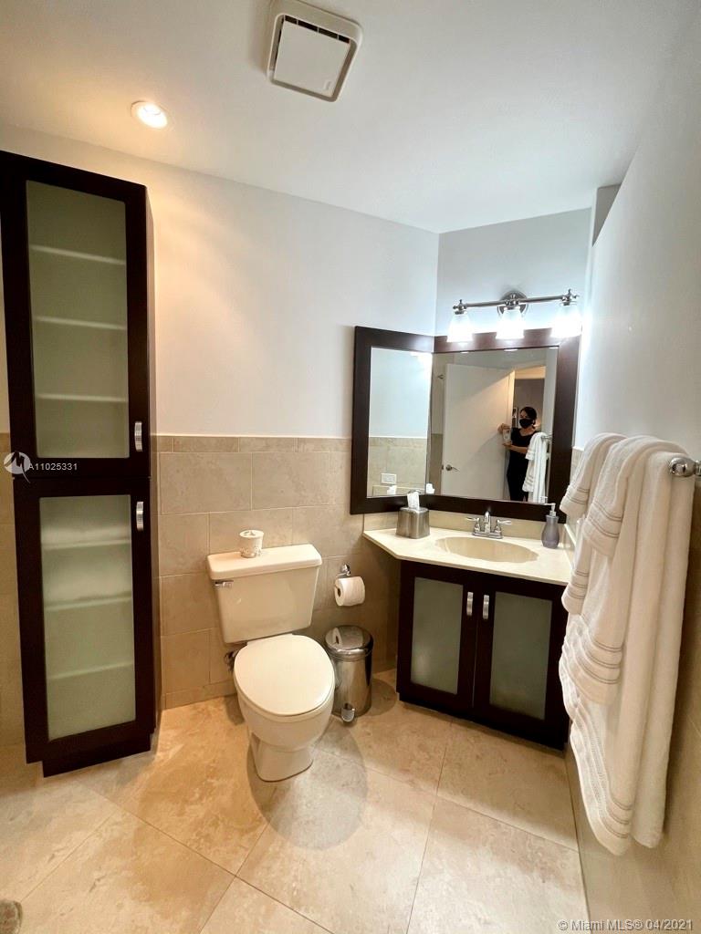 ENCINO AT GRAND PALMS #2 - Residential Lease