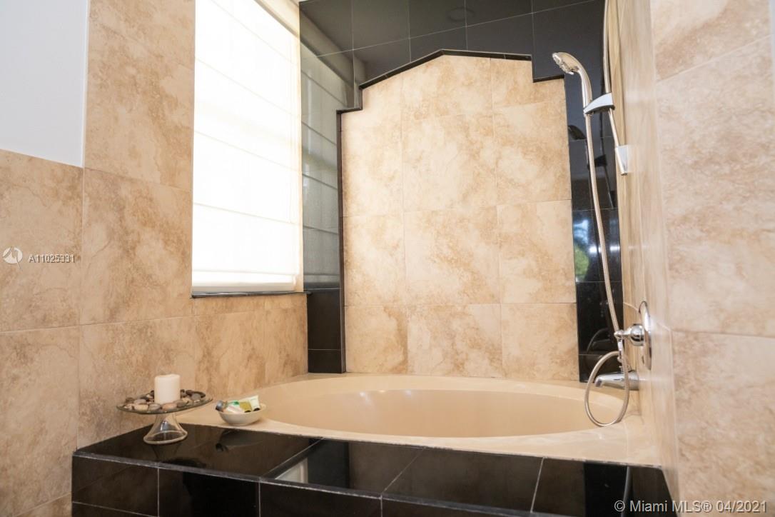 ENCINO AT GRAND PALMS #2 - Residential Lease