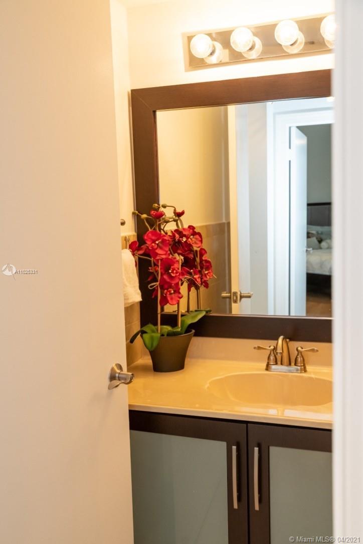 ENCINO AT GRAND PALMS #2 - Residential Lease