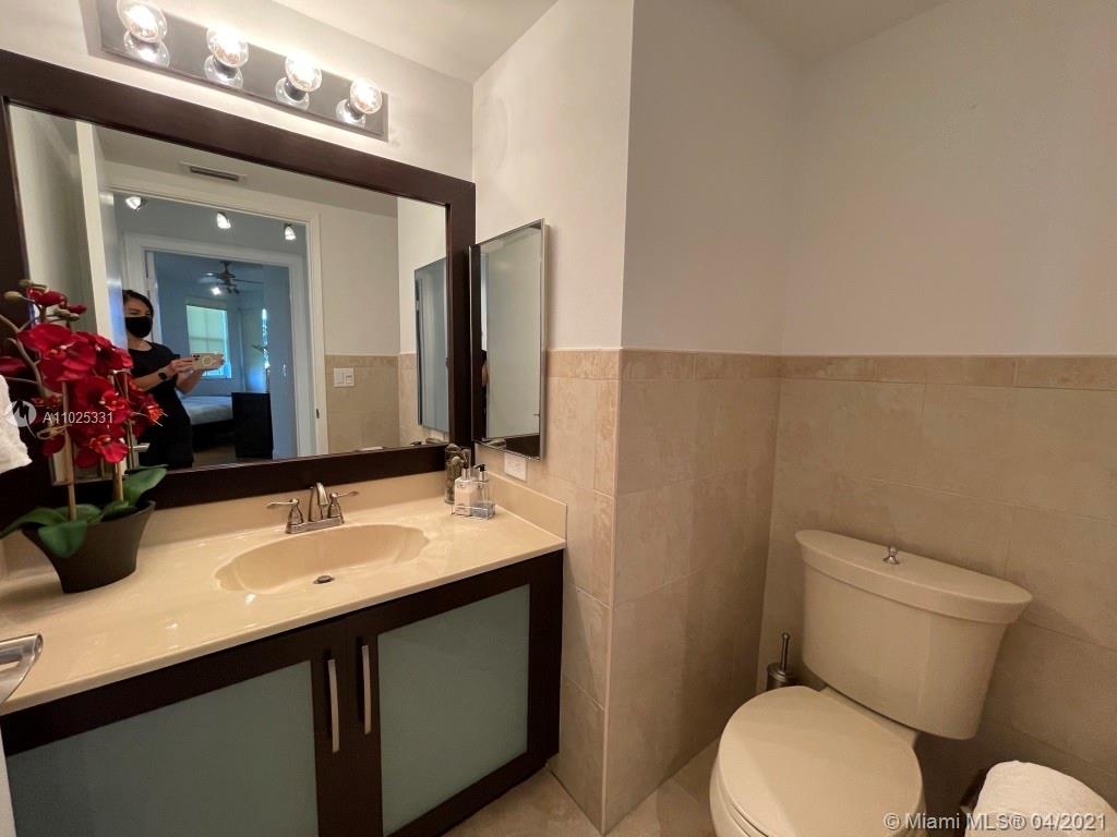 ENCINO AT GRAND PALMS #2 - Residential Lease