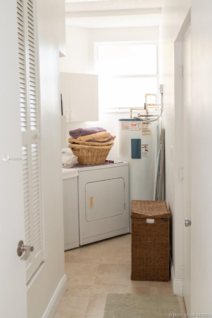 ENCINO AT GRAND PALMS #2 - Residential Lease