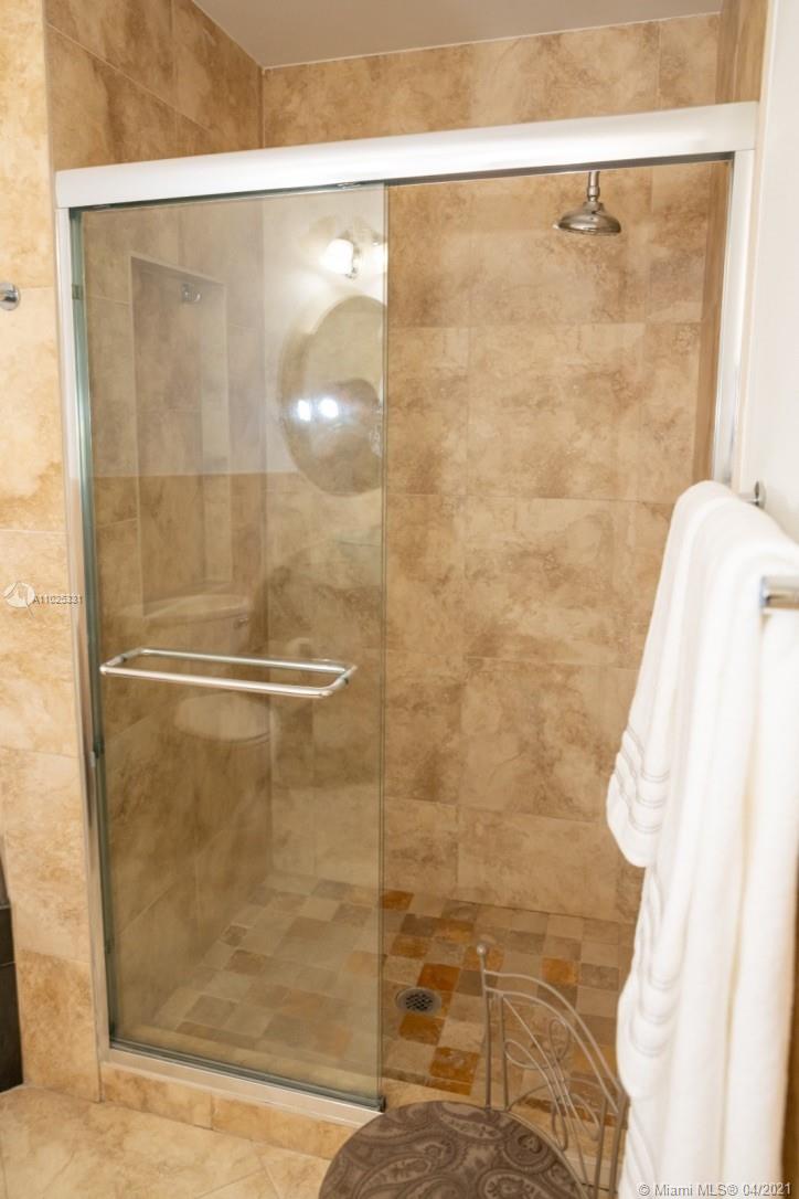 ENCINO AT GRAND PALMS #2 - Residential Lease