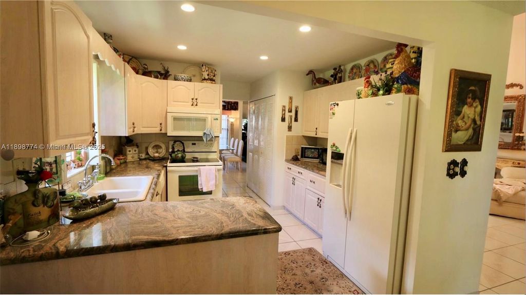 Photo of 7521 SW 26th Ct #77, Davie, FL 33314 (MLS # A11898774)