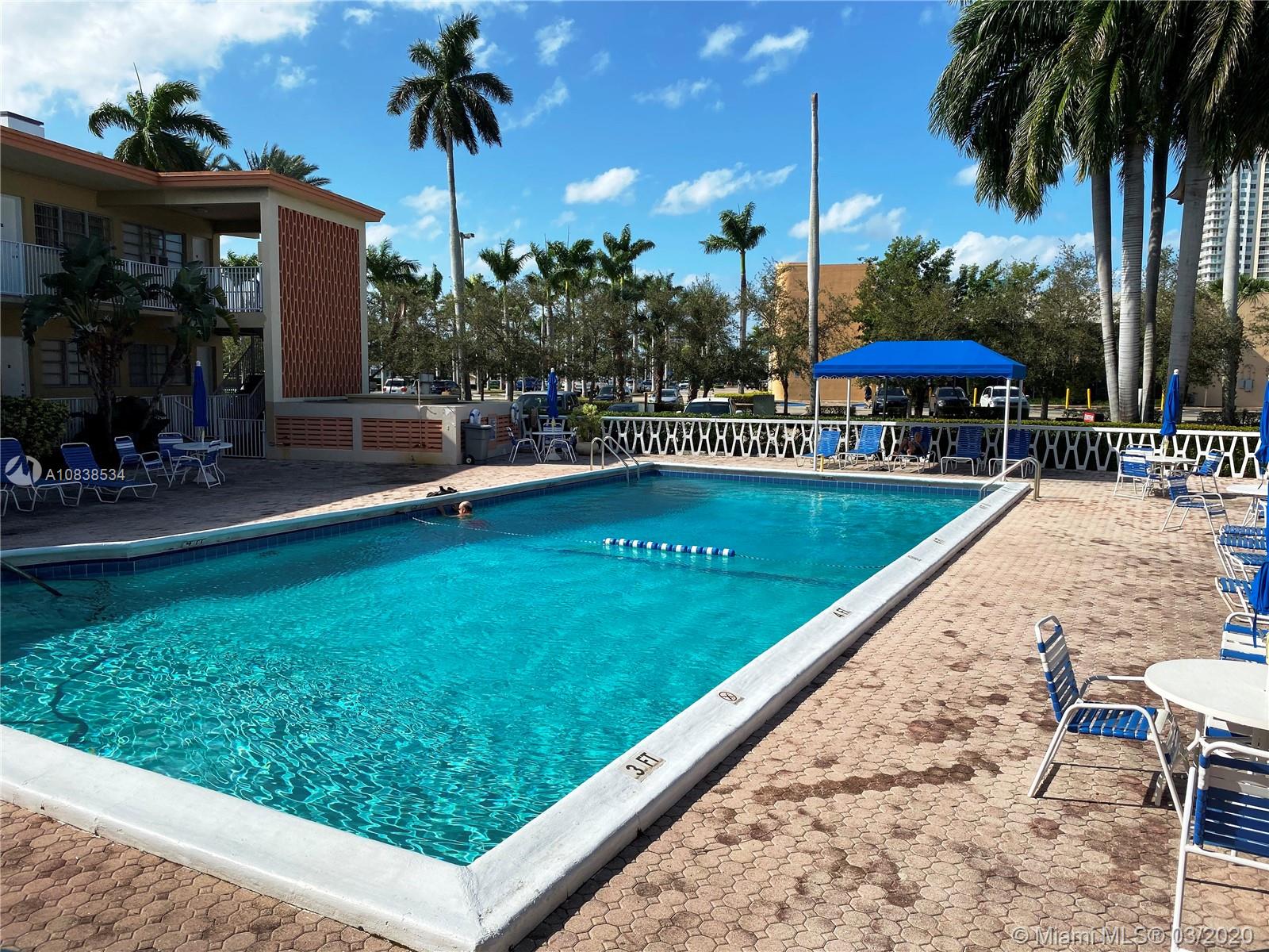 DIPLOMAT GOLF & RACQUET C - Residential