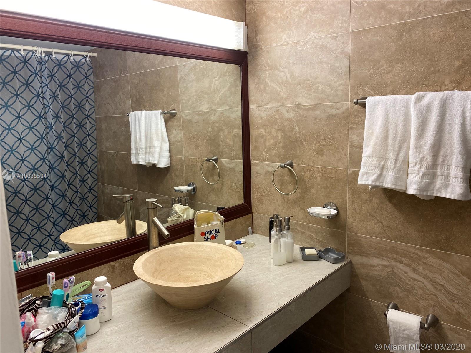 DIPLOMAT GOLF & RACQUET C - Residential