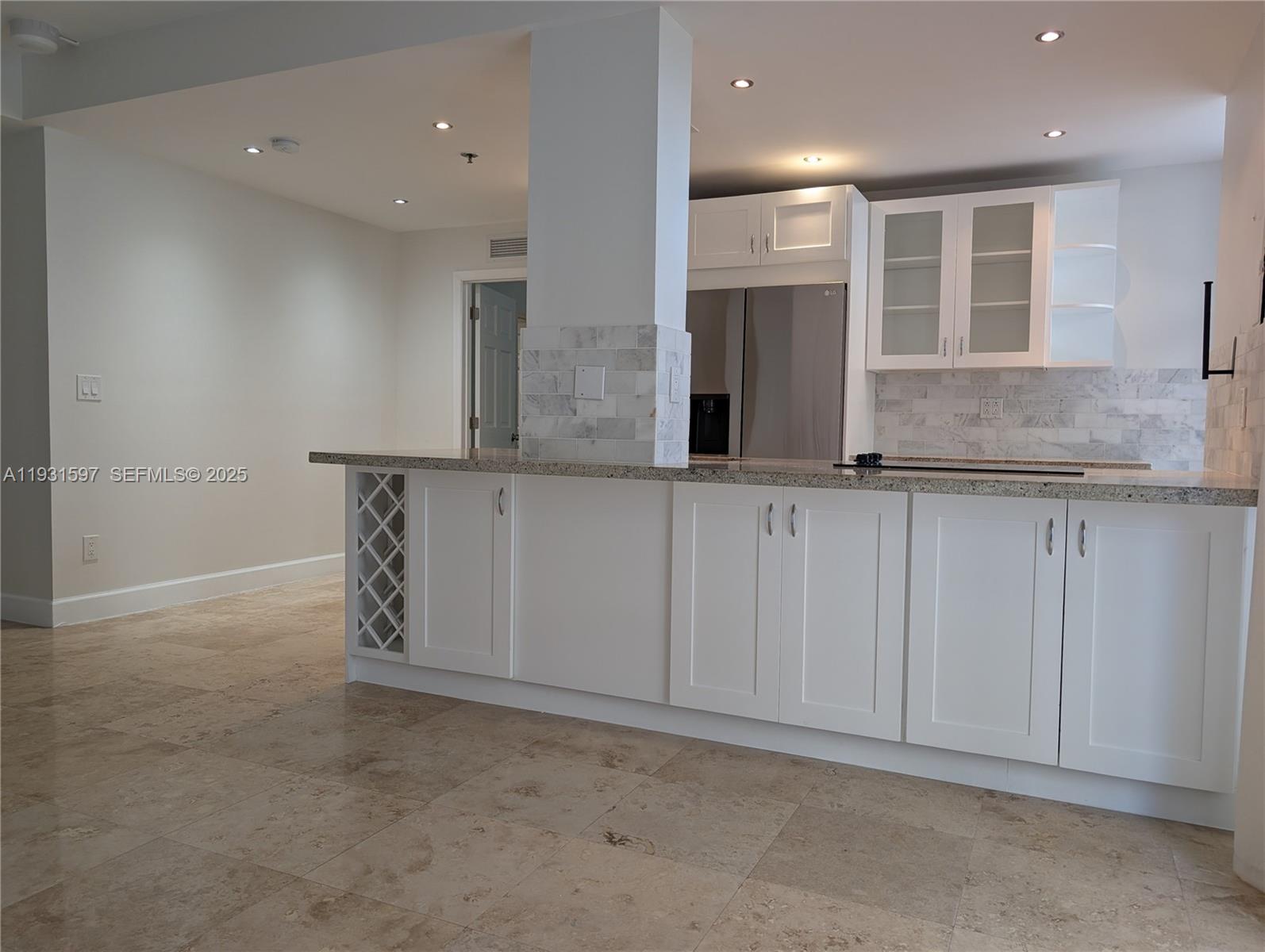 LE TRIANON CONDO - Residential Lease