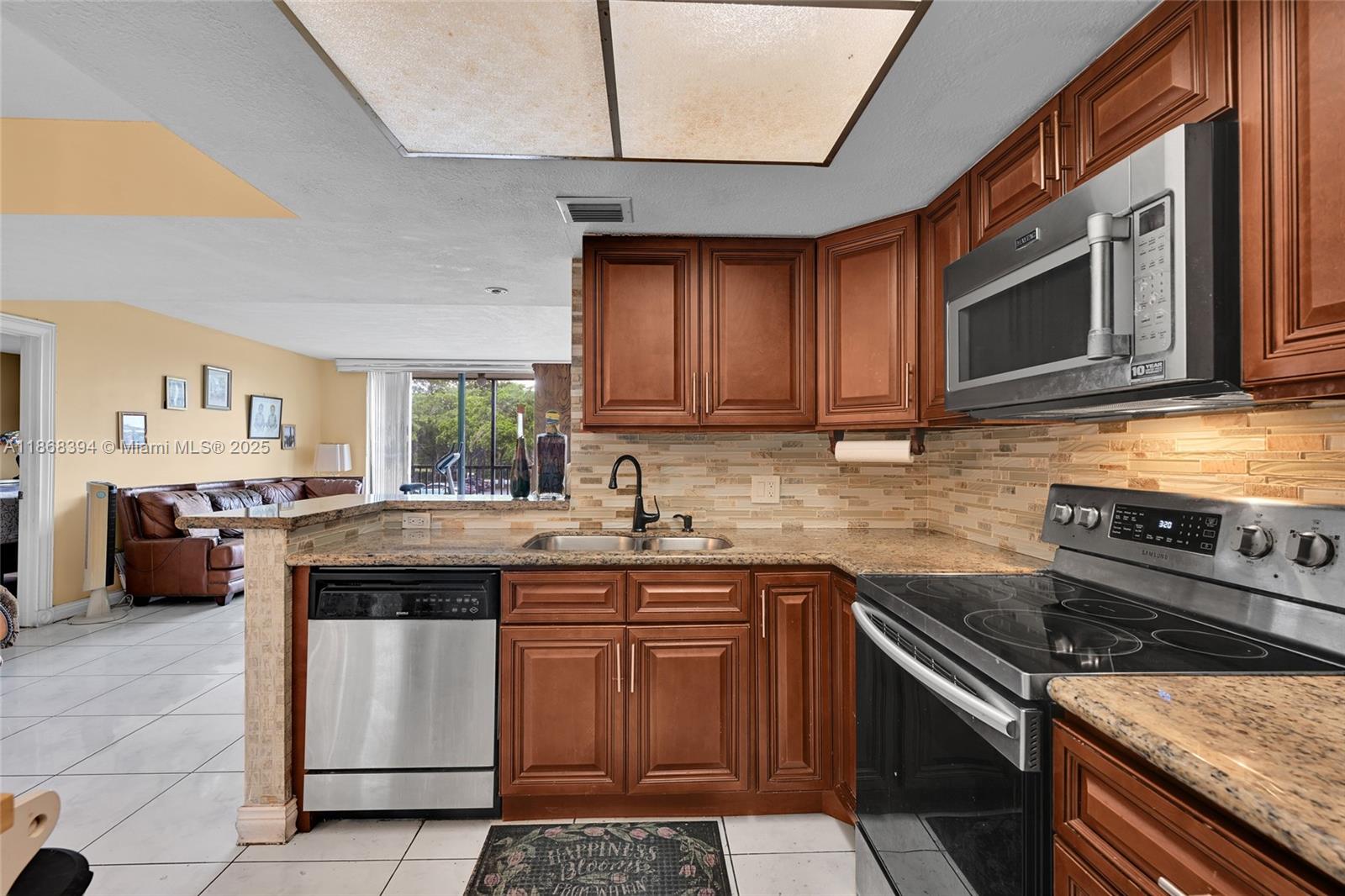 INVERWOOD CONDO - Residential