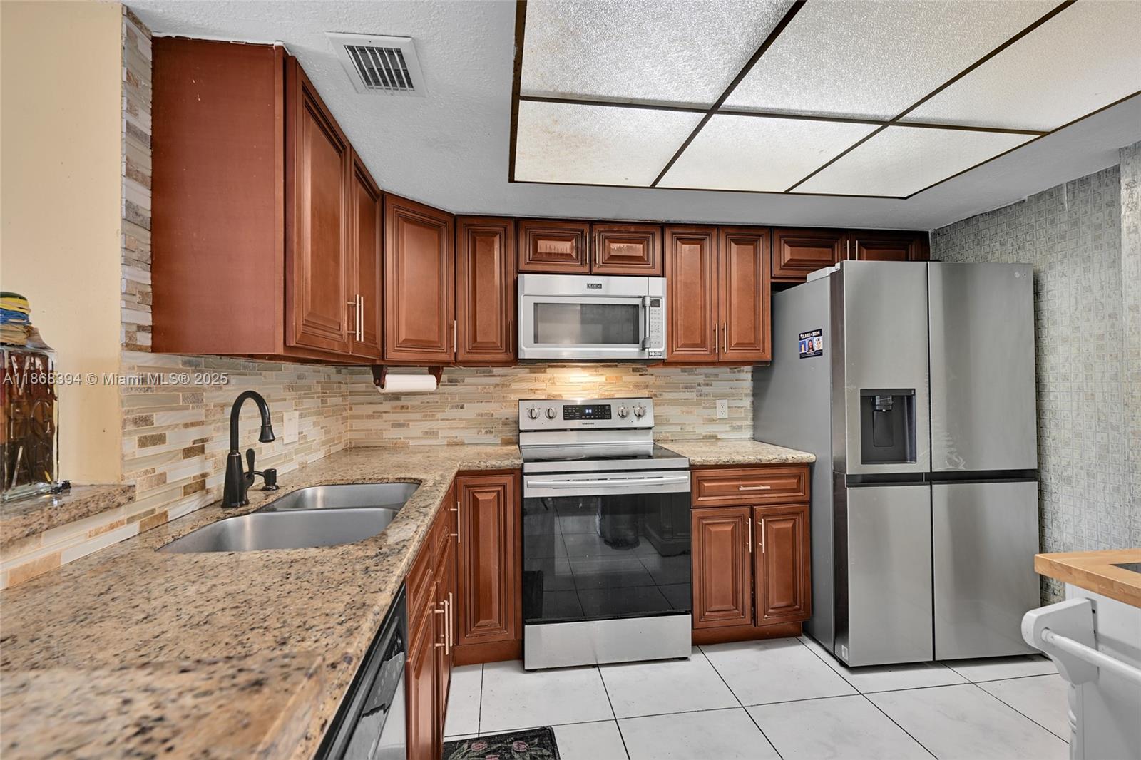 INVERWOOD CONDO - Residential