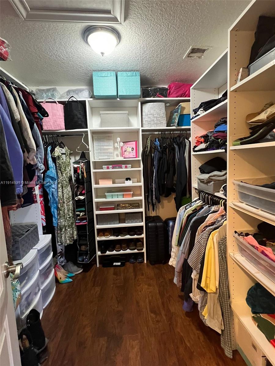 FAIRWAY COVE - Residential