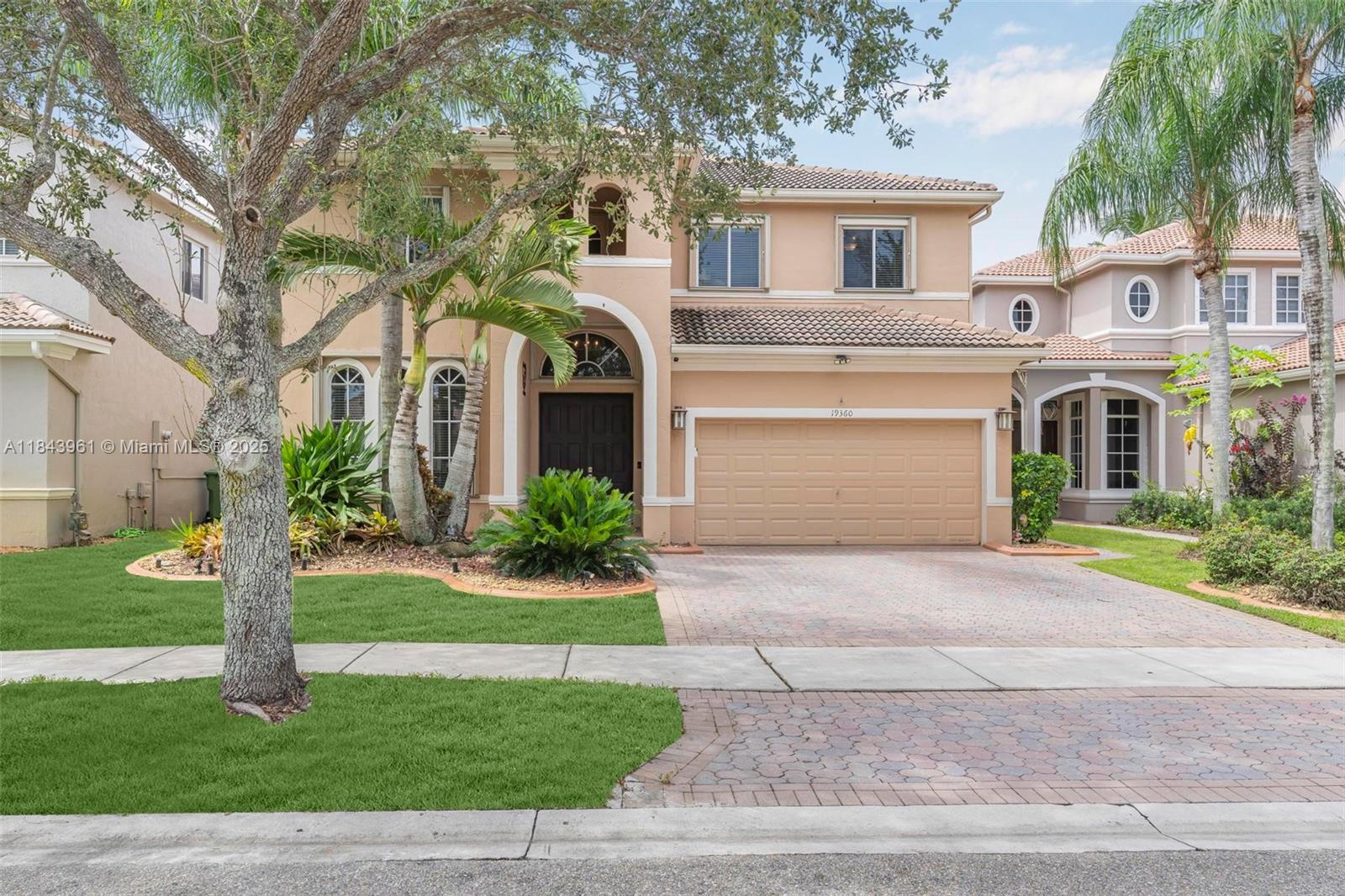 Come fall in love with this SPECTACULAR 6/4 home in the prestigious gated community of Laguna
Isles! Perfectly positioned on a tranquil long lake! This home features a saltwater, heated pool + jacuzzi—your
personal backyard retreat. Step inside & be greeted by soaring vaulted ceilings, fresh interior paint, diagonal-set
tile and upgraded lighting & fans. Full bedroom and bath downstairs! The heart of the home is the stunning, newly
remodeled kitchen, boasting brand-new appliances, designer cabinetry & luxurious countertops—an entertainer’s
dream. Large kitchen island w/ ample storage space, gas stove, eat-in dining area! Updated bathrooms offer spa-
like finishes. Lush landscaping, exterior lighting, extended driveway + accordion shutters.