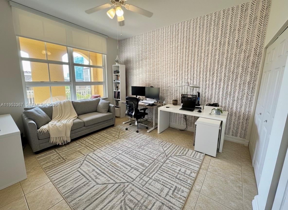 ALAQUA CONDO - Residential