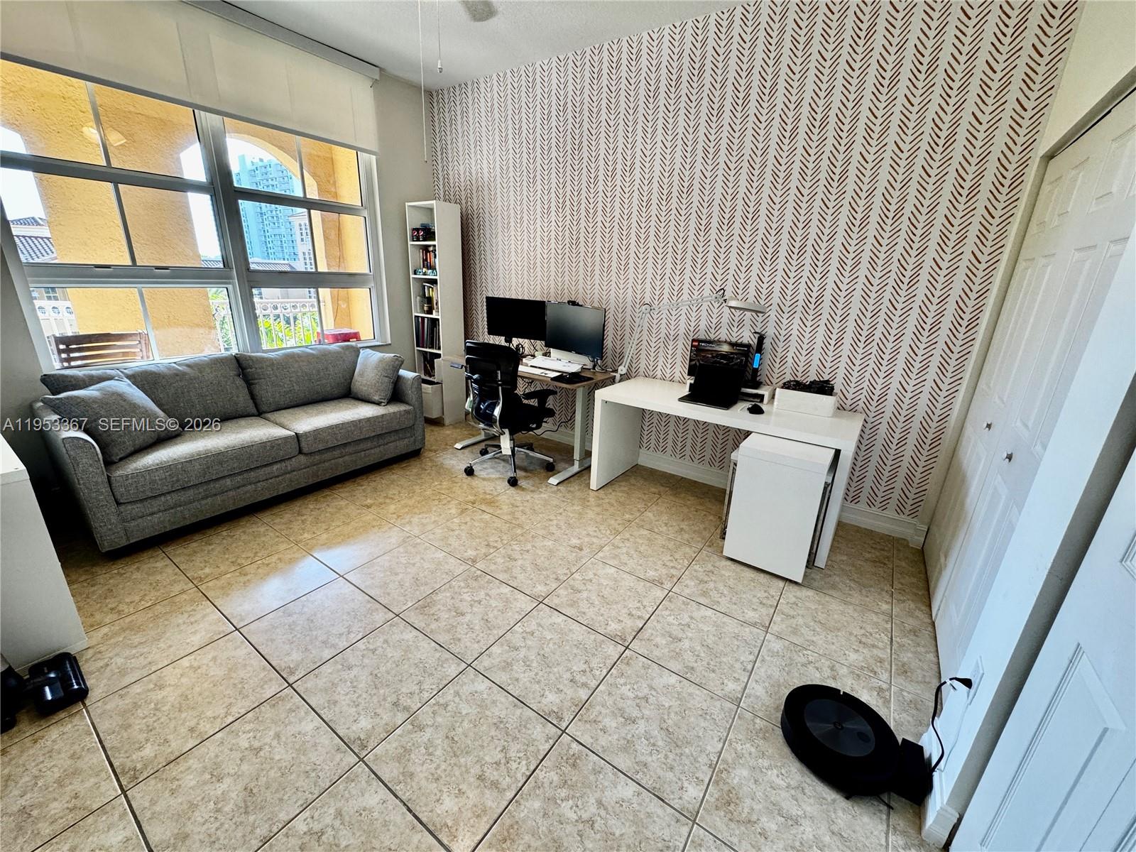 ALAQUA CONDO - Residential