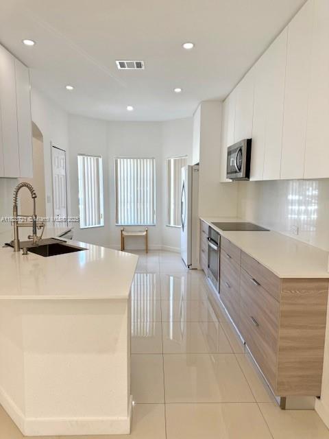 8244 Nw 107th Path 10-14, Doral, Miami-Dade County, Florida - 2 Bedrooms  
3 Bathrooms - 