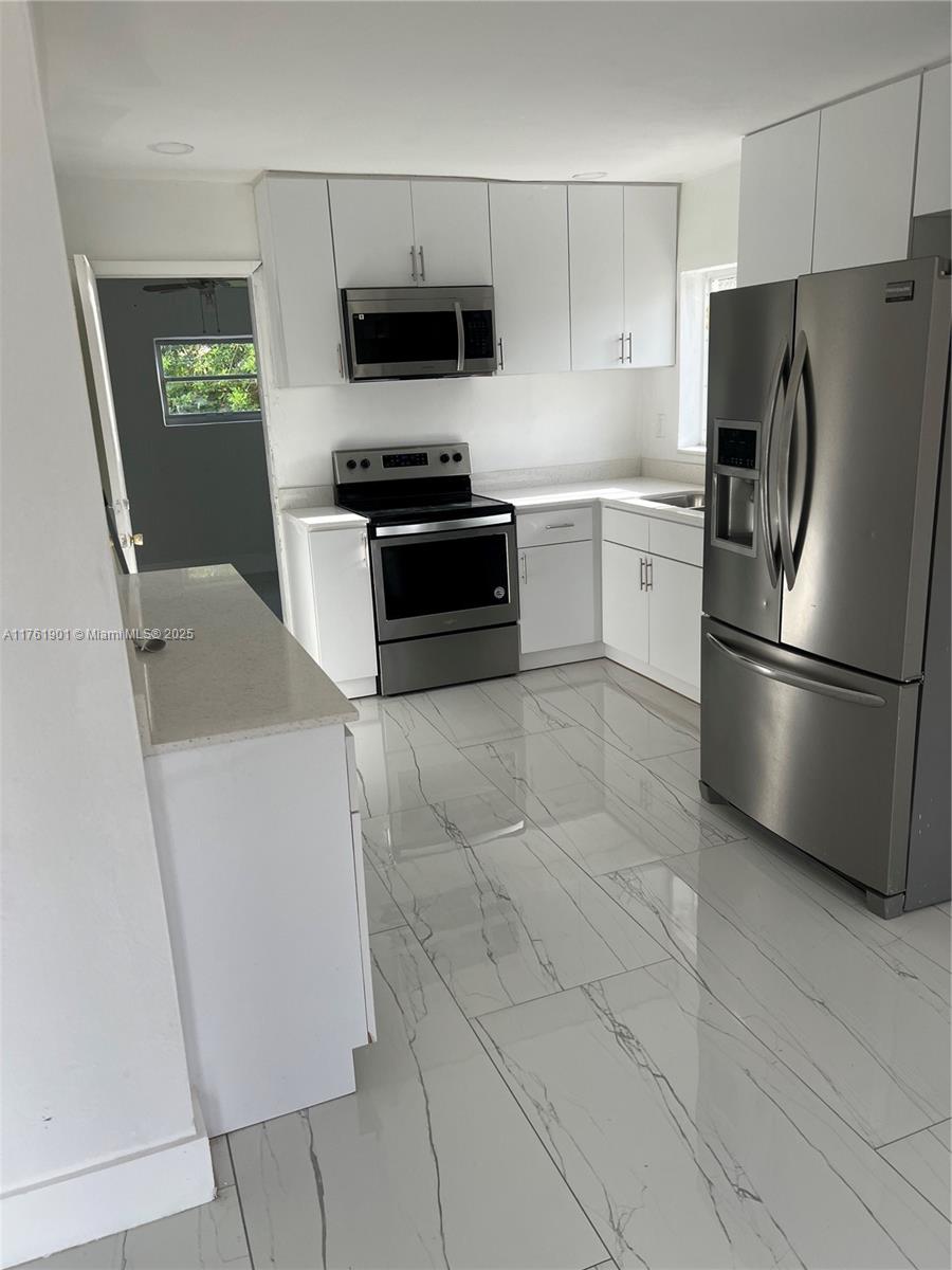 20 Ne 215th St, Miami Gardens, Broward County, Florida - 3 Bedrooms  
2 Bathrooms - 