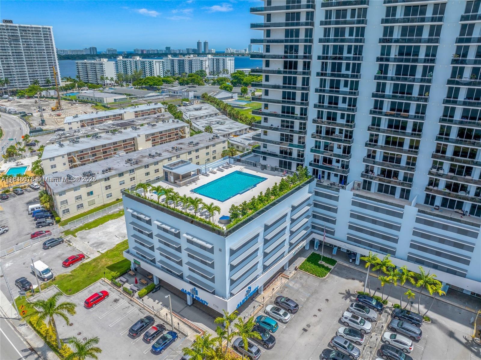 THE LEXI CONDO - Residential