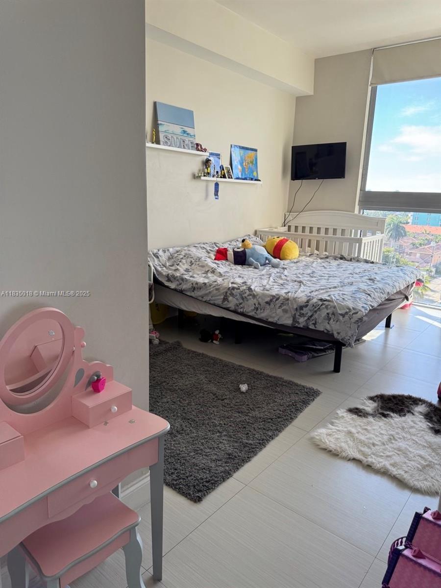 THE LEXI CONDO - Residential