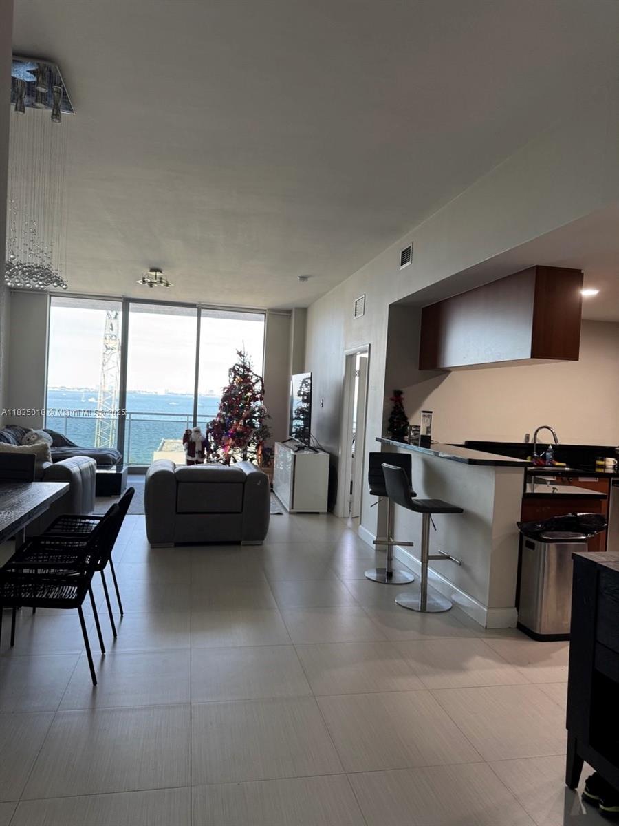 THE LEXI CONDO - Residential