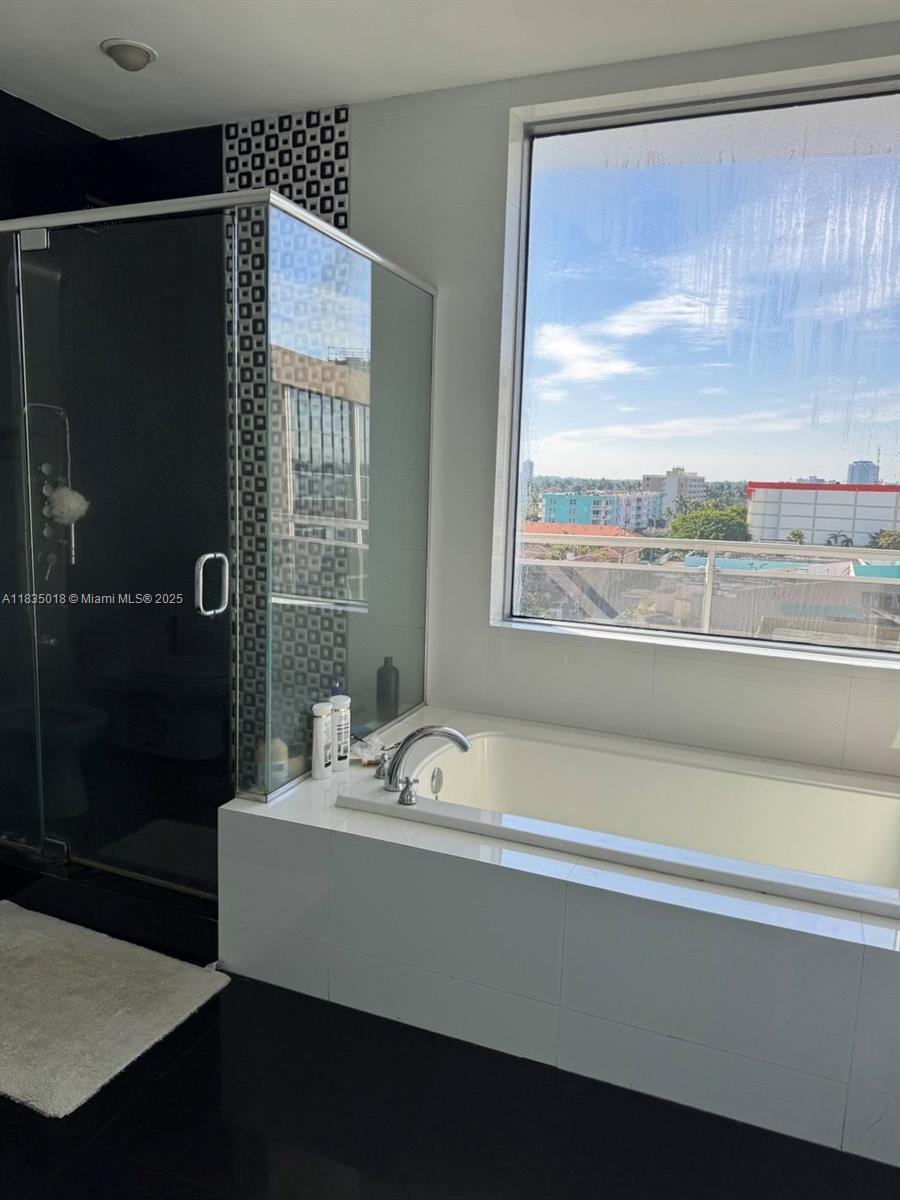 THE LEXI CONDO - Residential