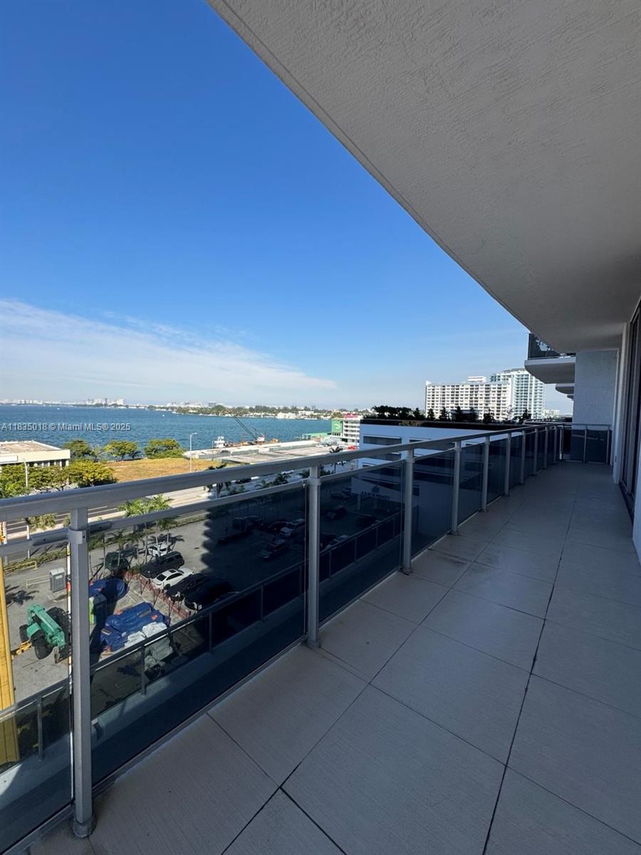 THE LEXI CONDO - Residential