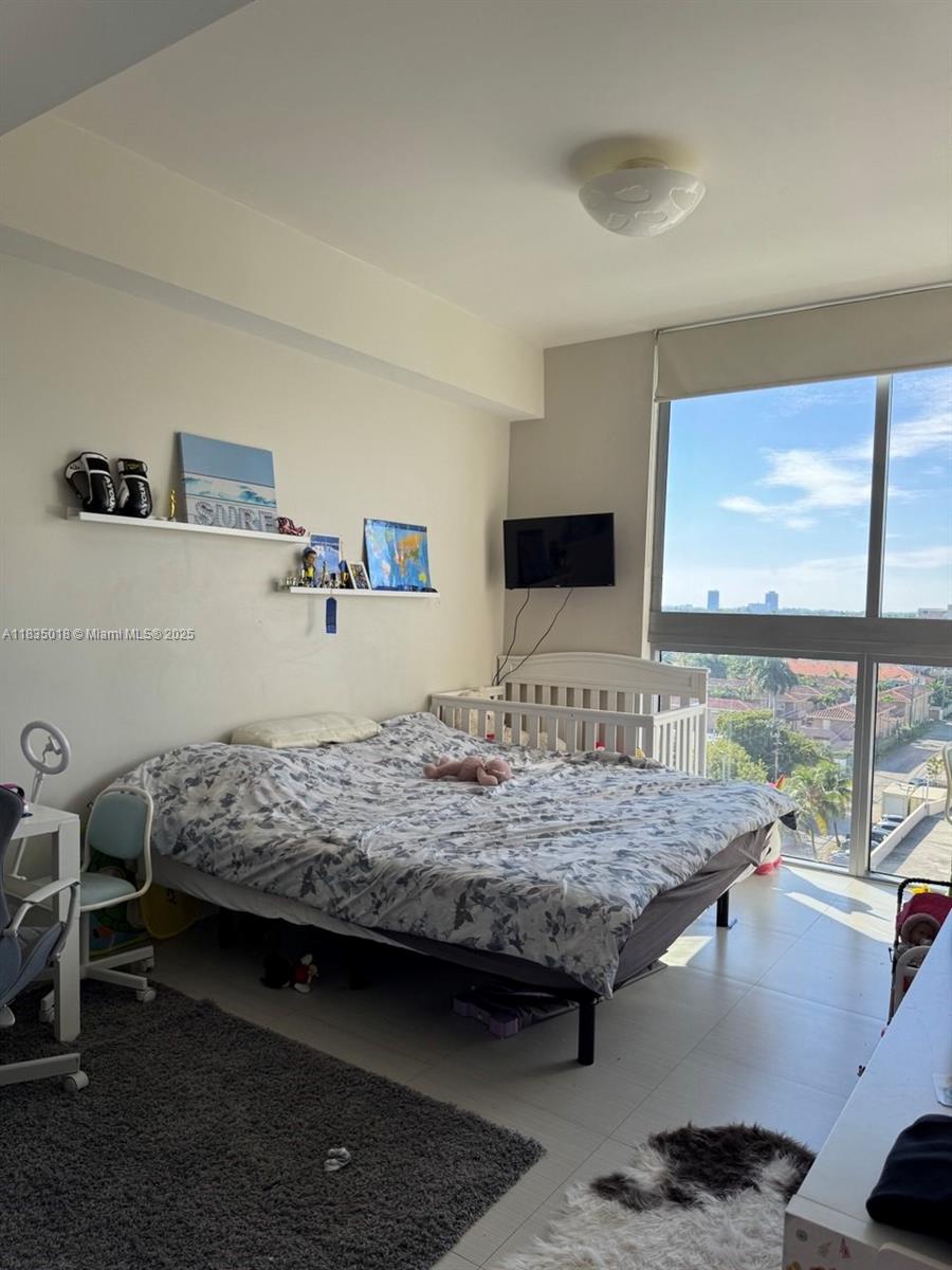 THE LEXI CONDO - Residential