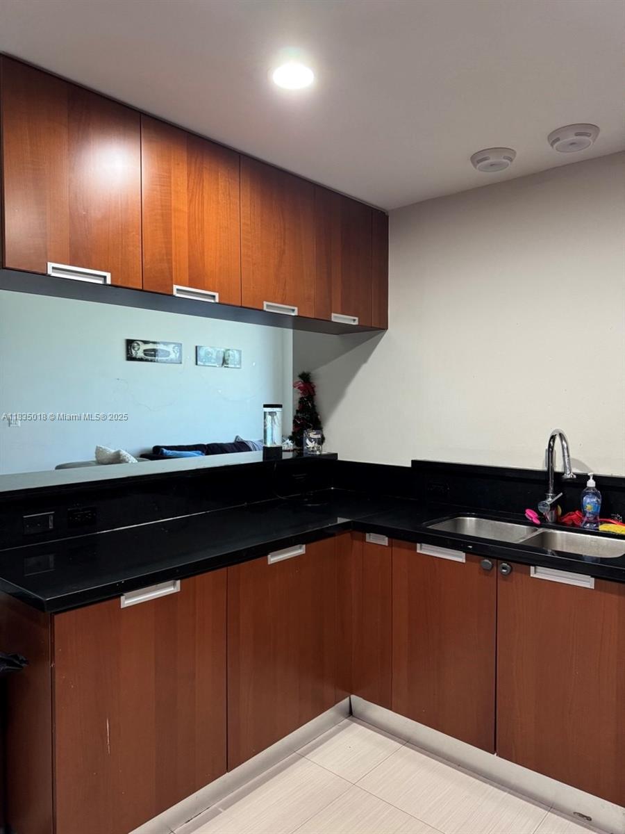 THE LEXI CONDO - Residential
