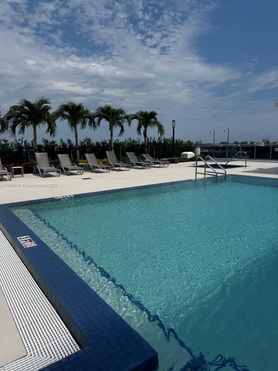 THE LEXI CONDO - Residential