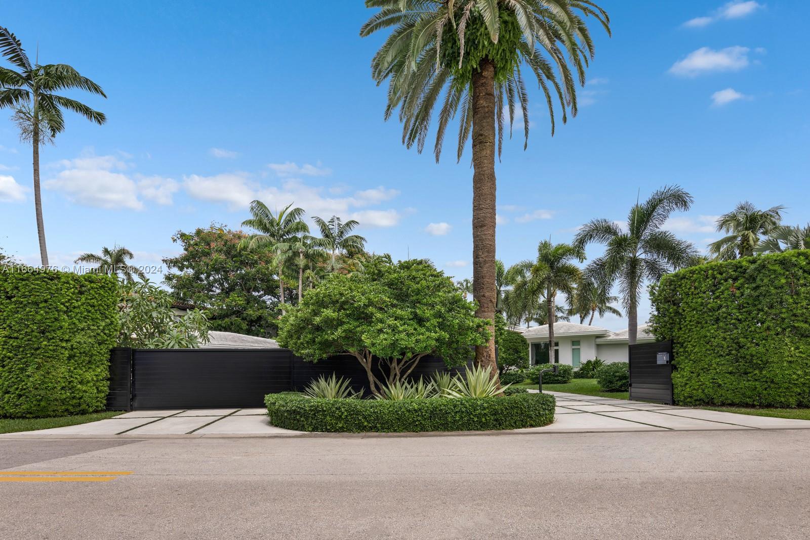 SUNSET LAKE EXTENSION - Residential