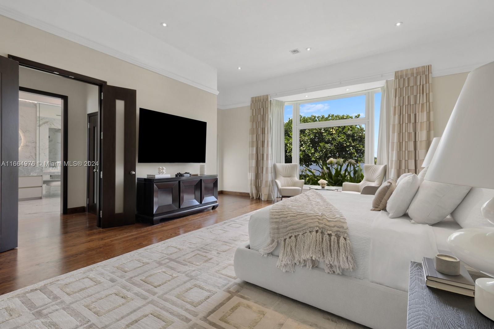 SUNSET LAKE EXTENSION - Residential