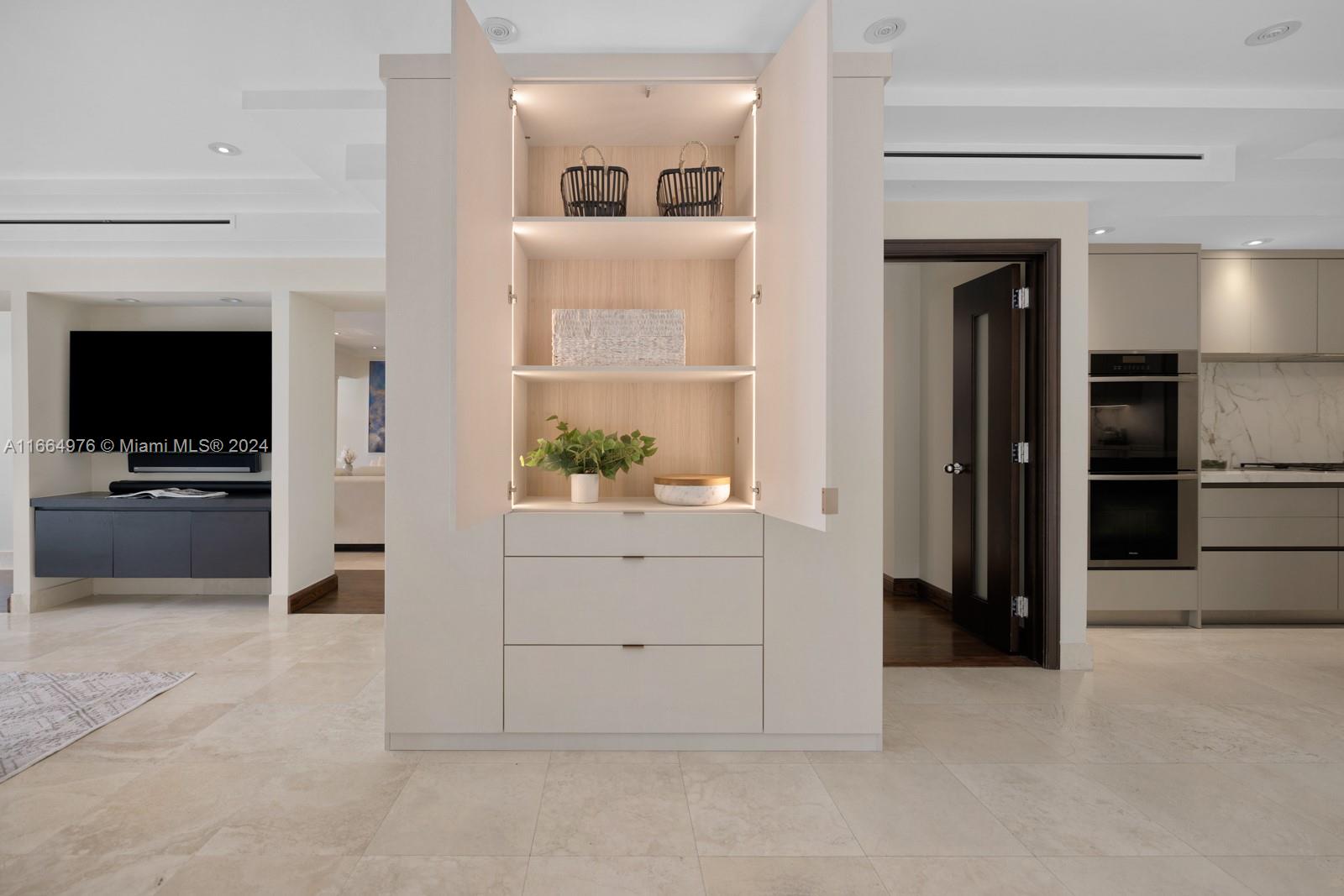 SUNSET LAKE EXTENSION - Residential