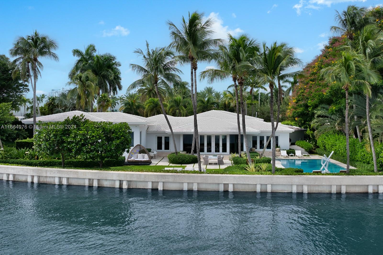 SUNSET LAKE EXTENSION - Residential