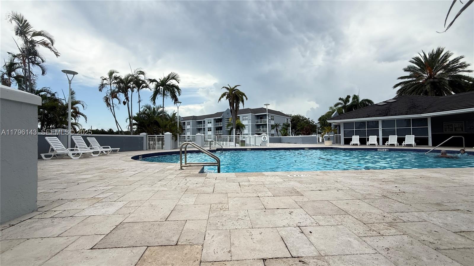 LE CLUB AT OLD CUTLER CON - Residential