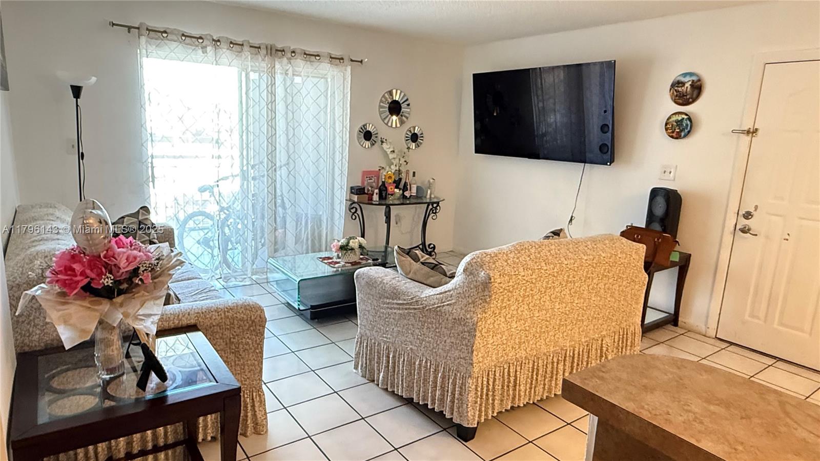 Property for Sale at 8560 Sw 212th St 203, Cutler Bay, Miami-Dade County, Florida - Bedrooms: 2 
Bathrooms: 2  - $279,000