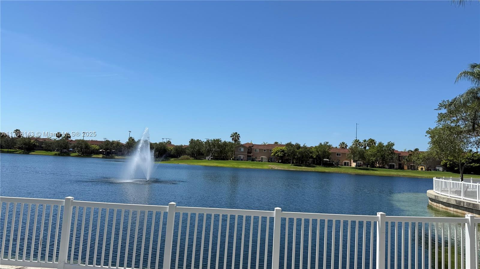 LE CLUB AT OLD CUTLER CON - Residential