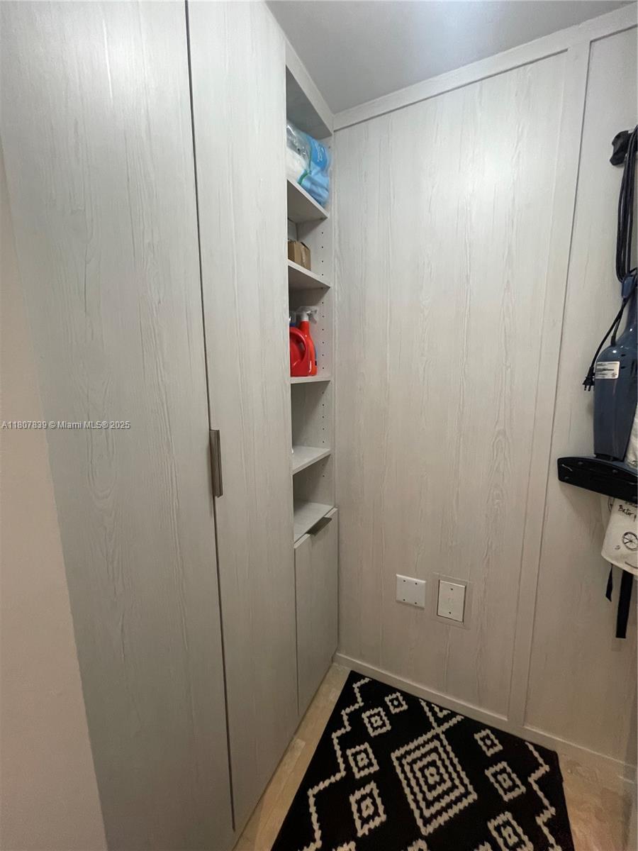 DUO CONDOMINIUM EAST - Residential Lease