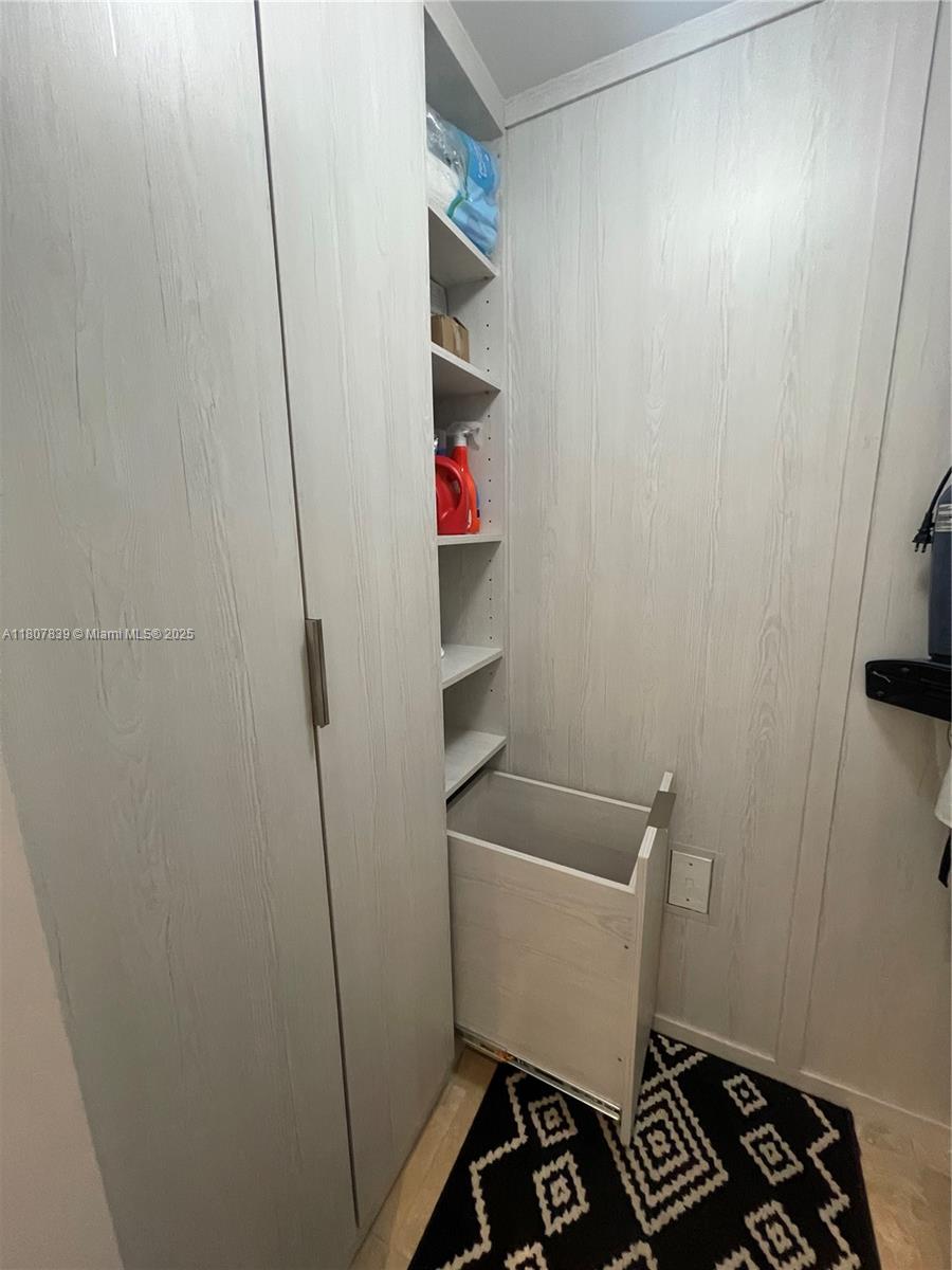 DUO CONDOMINIUM EAST - Residential Lease