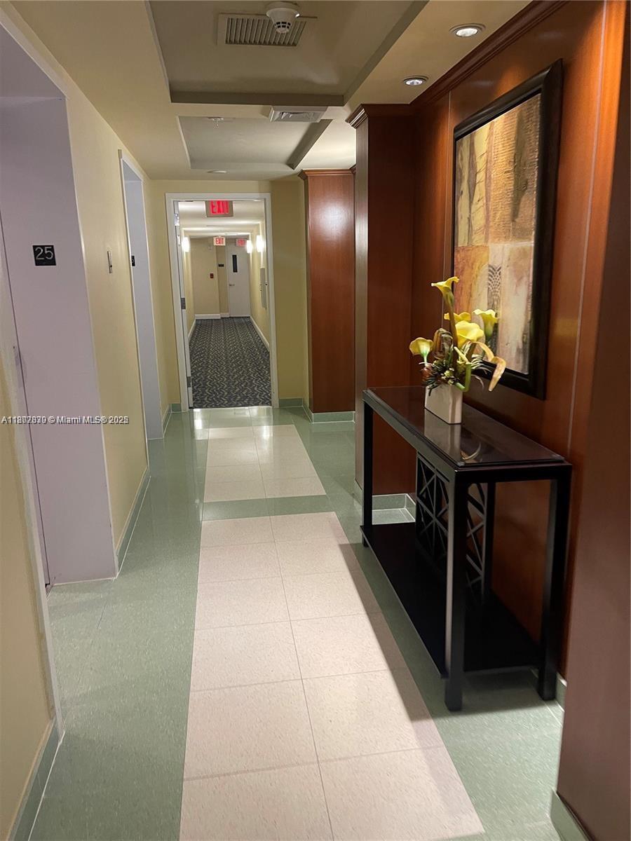 DUO CONDOMINIUM EAST - Residential Lease