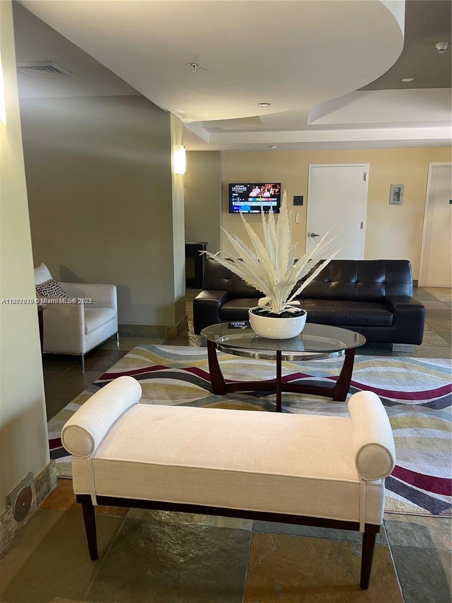 DUO CONDOMINIUM EAST - Residential Lease