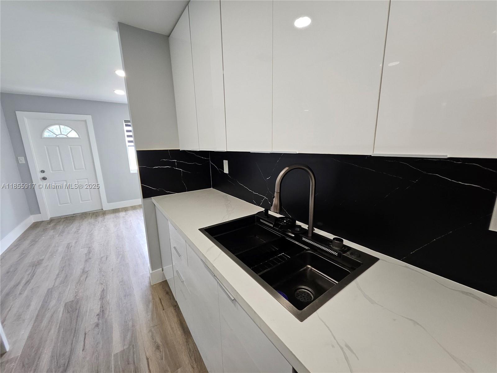 COLLIER MANOR 2ND ADD - Residential