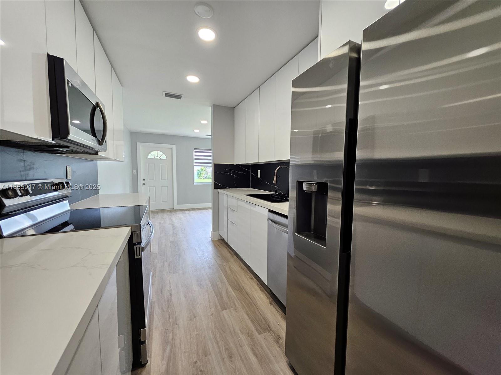 COLLIER MANOR 2ND ADD - Residential