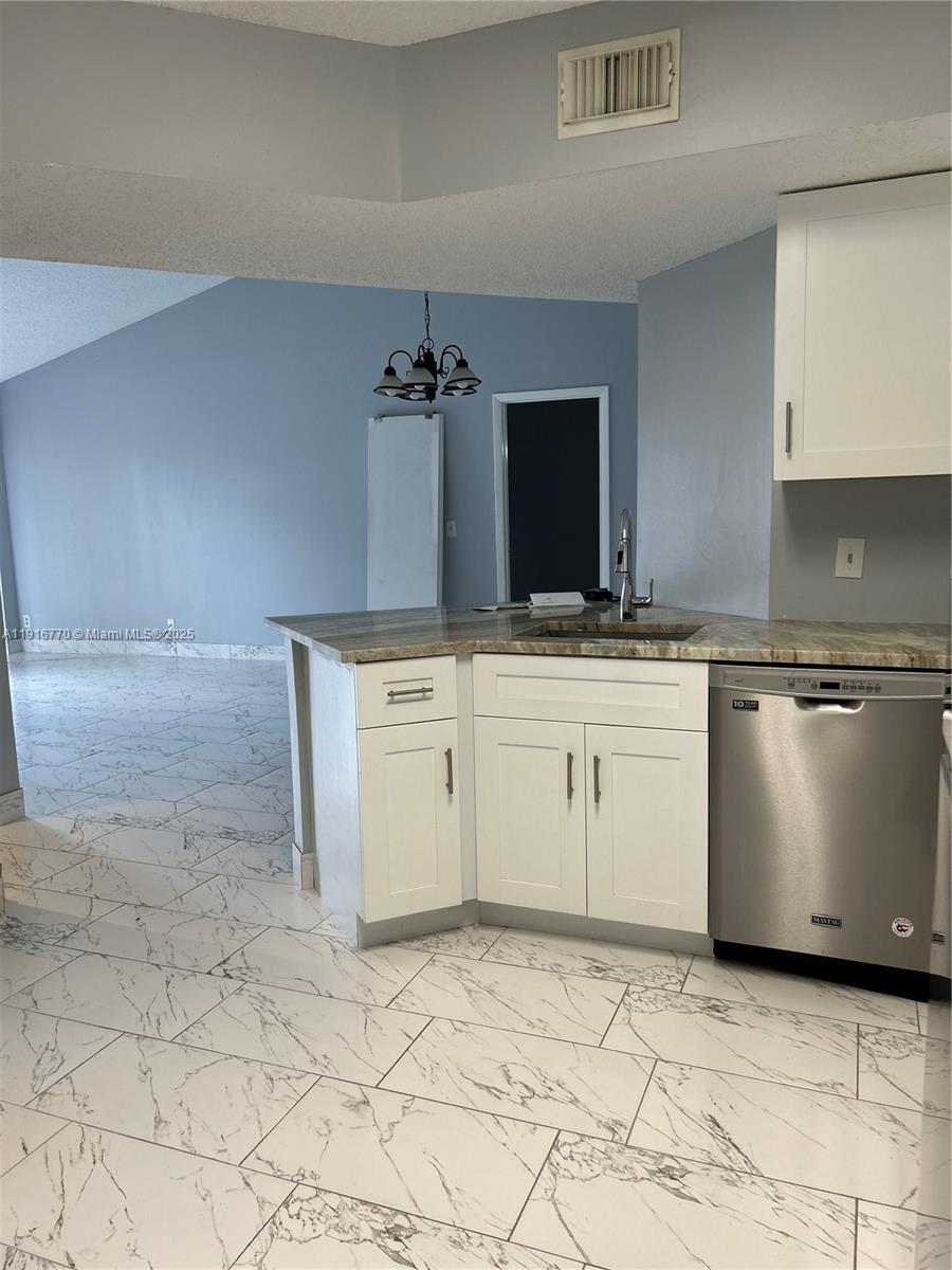 EDGEWATER CONDO - Residential Lease