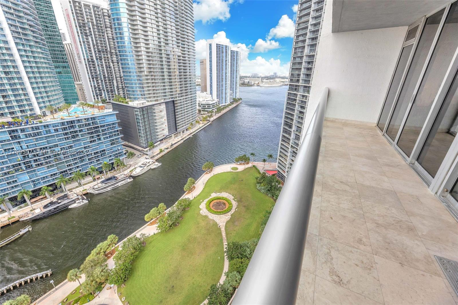 Property for Sale at 485 Brickell Ave 2503, Miami, Broward County, Florida - Bedrooms: 1 
Bathrooms: 1  - $685,000