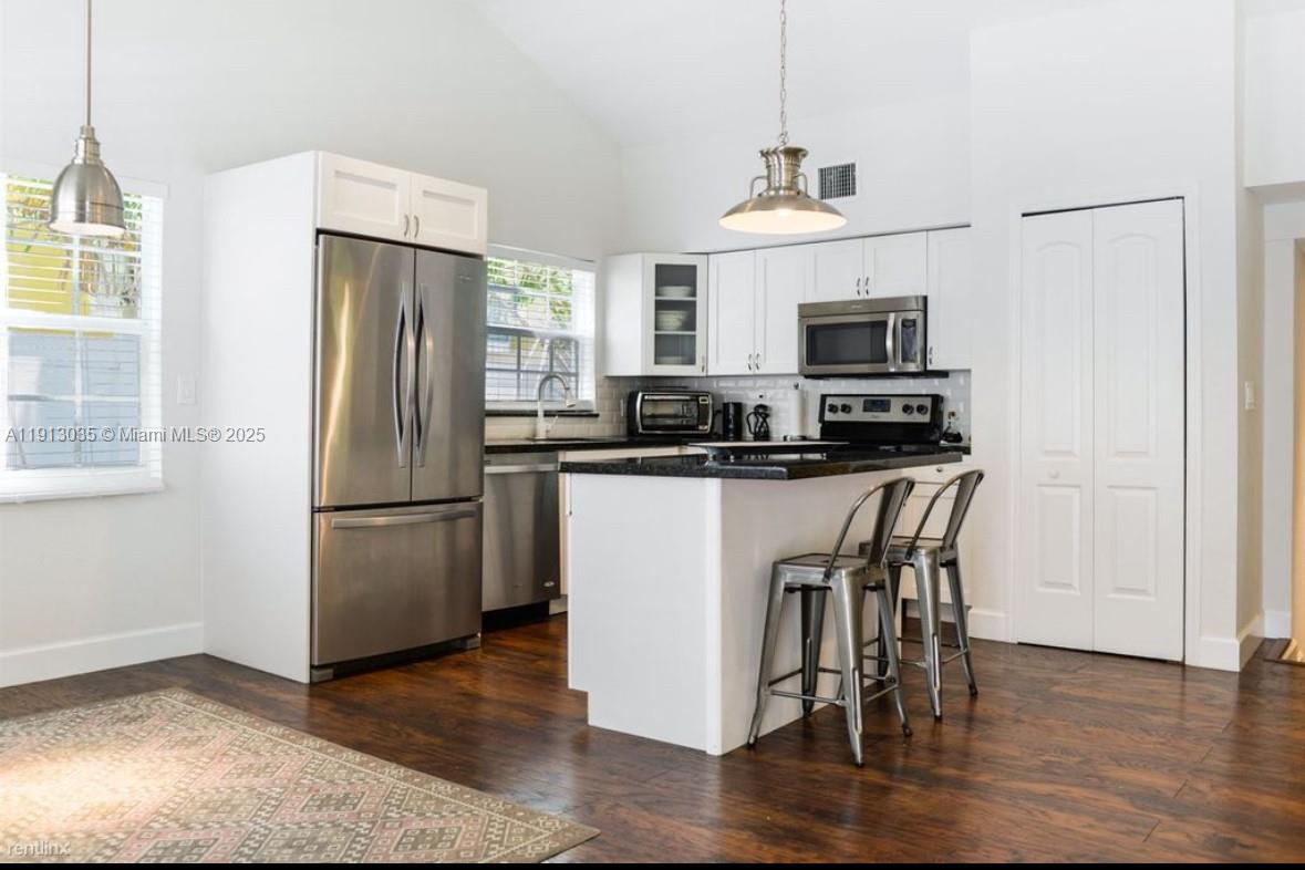 ALTOS DEL MAR NO 3 - Residential Lease