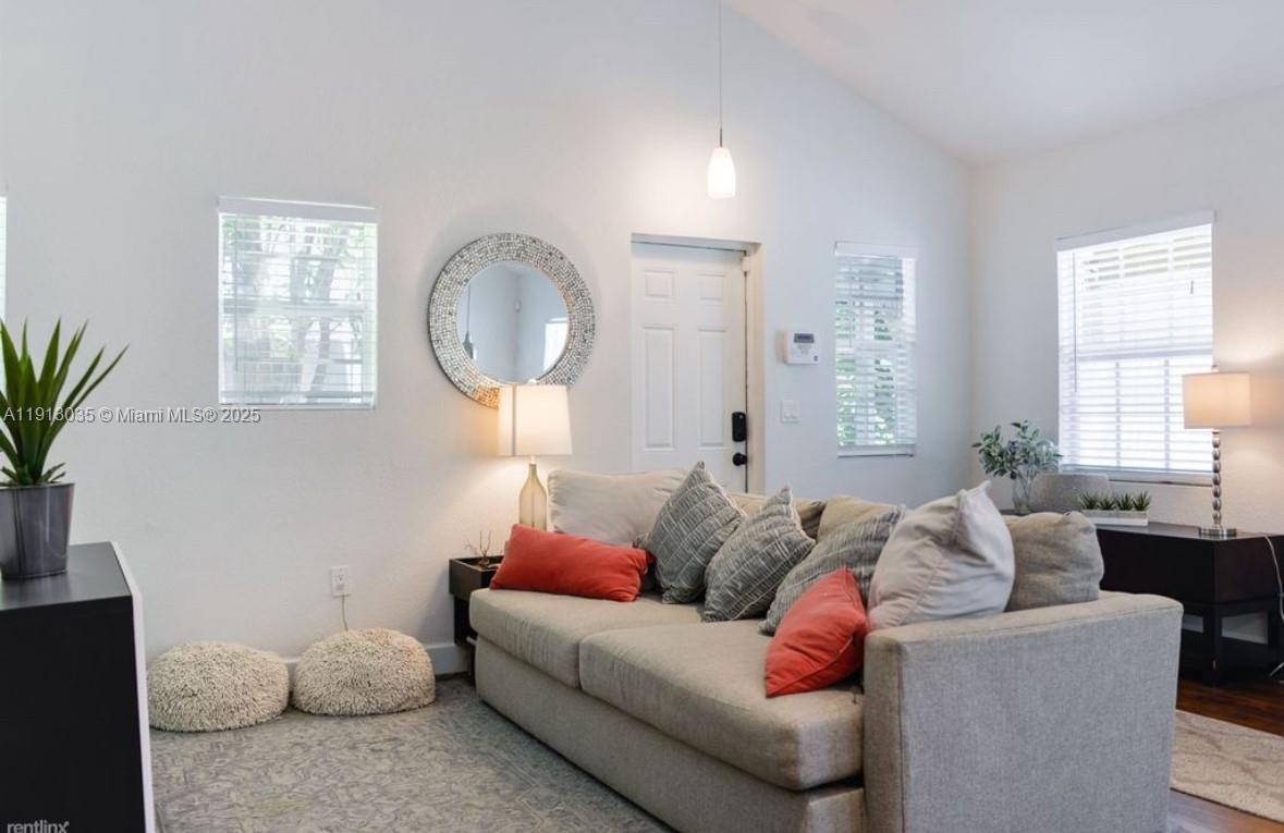 ALTOS DEL MAR NO 3 - Residential Lease