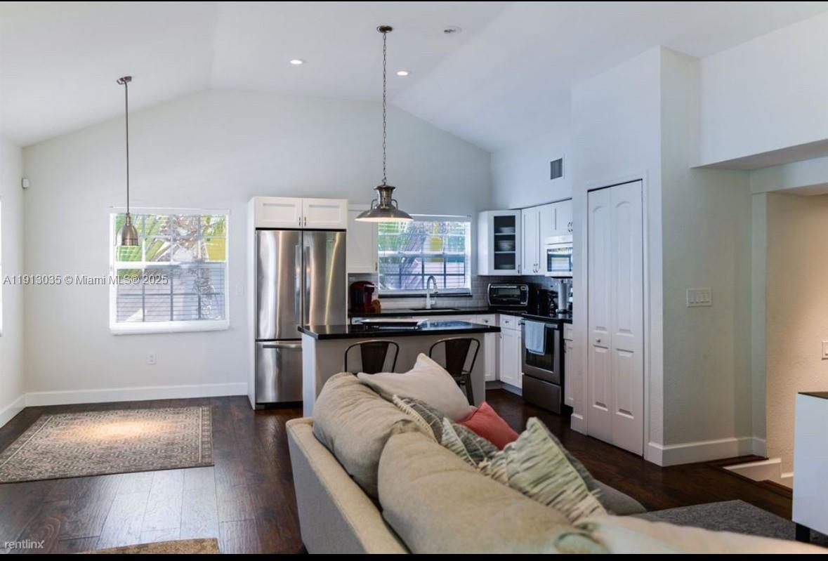 ALTOS DEL MAR NO 3 - Residential Lease