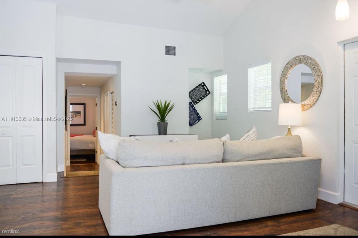 ALTOS DEL MAR NO 3 - Residential Lease