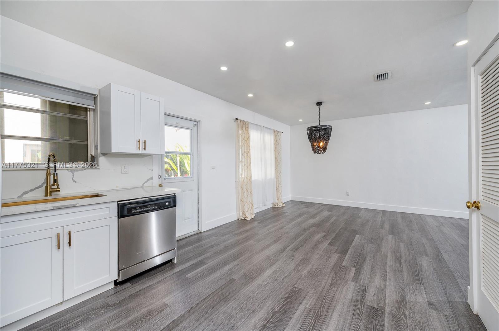 CORAL GROVES - Residential Income