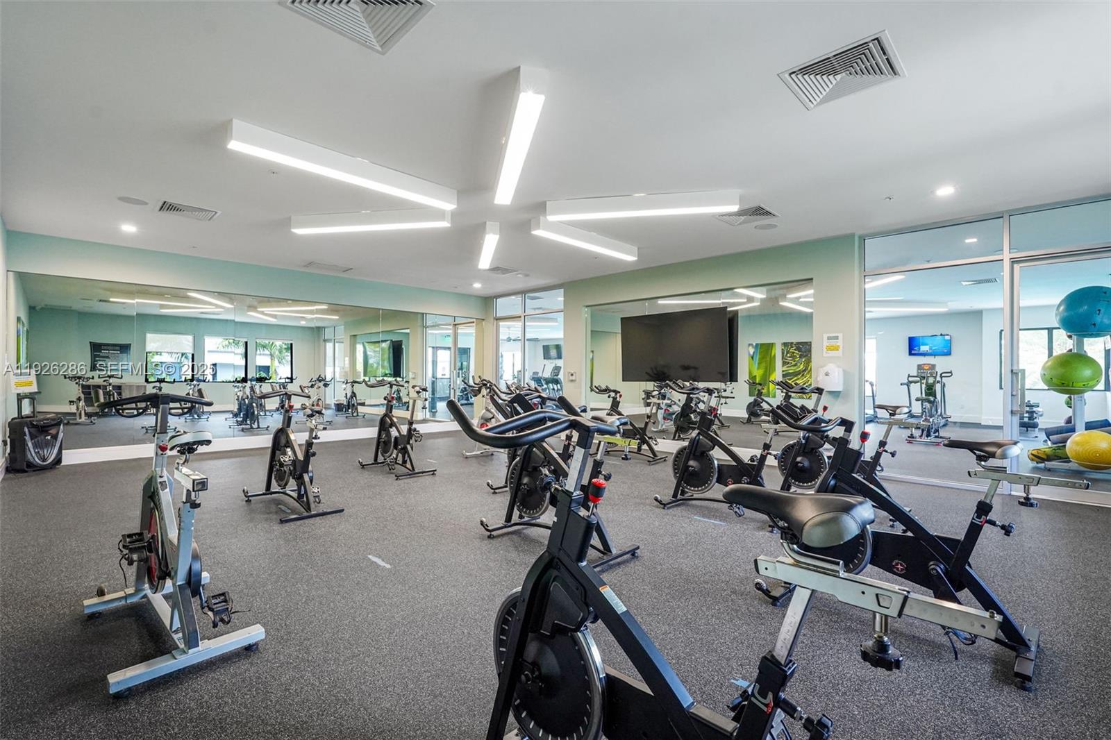 DOWNTOWN DORAL SOUTH PHAS - Residential